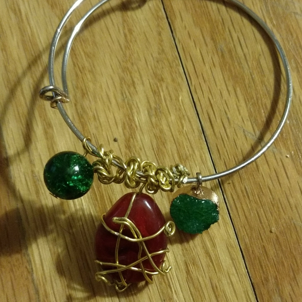 Cute Bracelet - Red ♥️ Green💚 Dynasty ✨